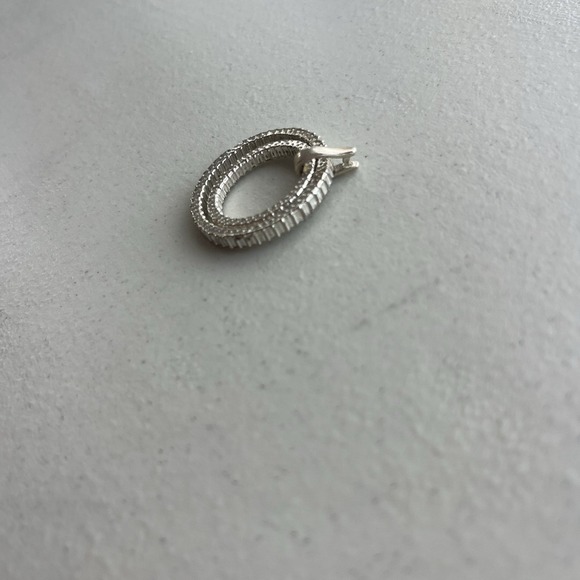 Silver Tone Double Circle Rhinestone Round Open Circle Necklace Pendant Sparkles - Picture 4 of 7